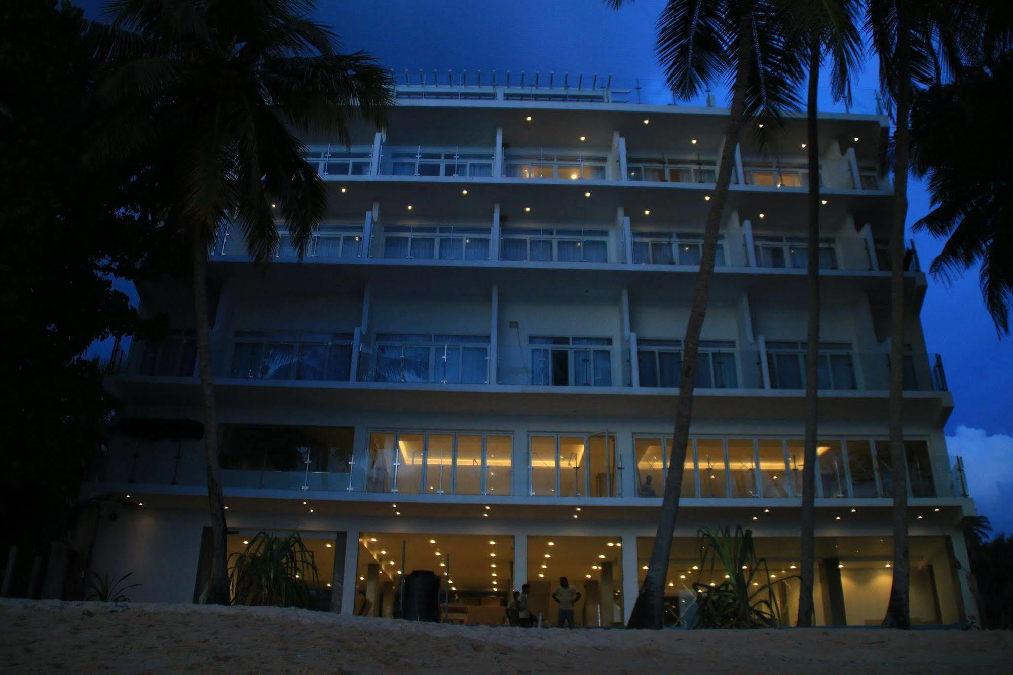 فندق أونا واتونافي  فندق سايورا بيتش المظهر الخارجي الصورة